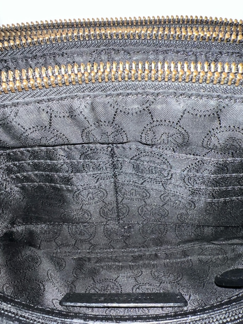 Michael Kors Jet Set Travel Pebbled Black Leather Crossbody Pouch with Gold Logo - Picture 7 of 16